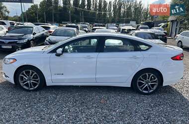 Седан Ford Fusion 2017 в 