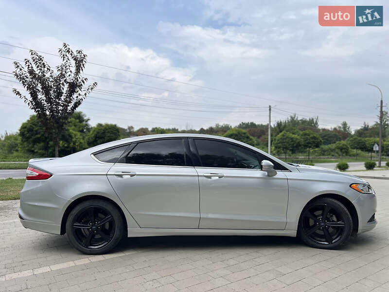 Седан Ford Fusion 2016 в Ужгороде