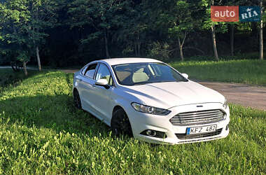 Седан Ford Fusion 2017 в 
