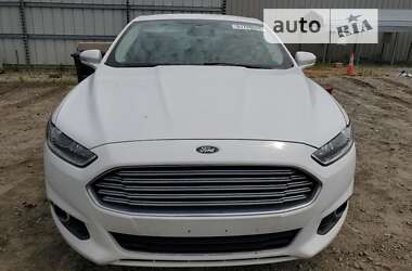 Седан Ford Fusion 2015 в 