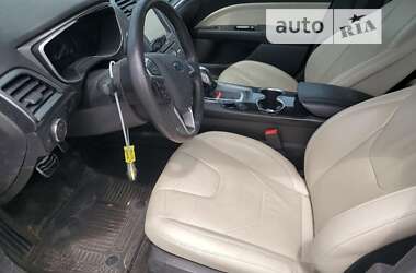 Седан Ford Fusion 2015 в 