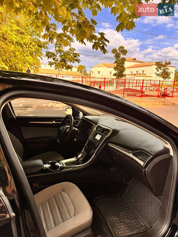 Седан Ford Fusion 2016 в Рени фото 4 Седан Ford Fusion 2016 в Рени