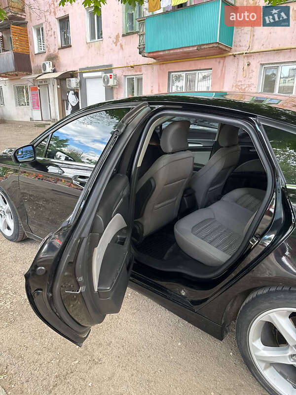 Седан Ford Fusion 2016 в Рени фото 7 Седан Ford Fusion 2016 в Рени