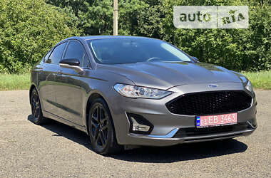 Седан Ford Fusion 2013 в Бурштыне