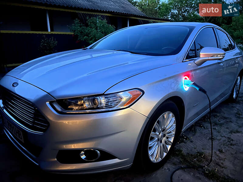 Седан Ford Fusion 2013 в Полтаві