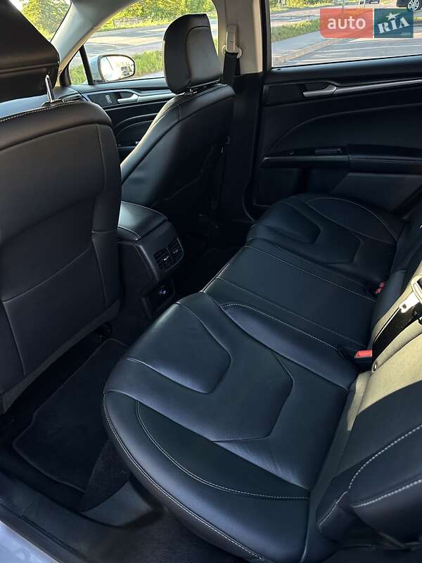 Седан Ford Fusion 2019 в Ровно