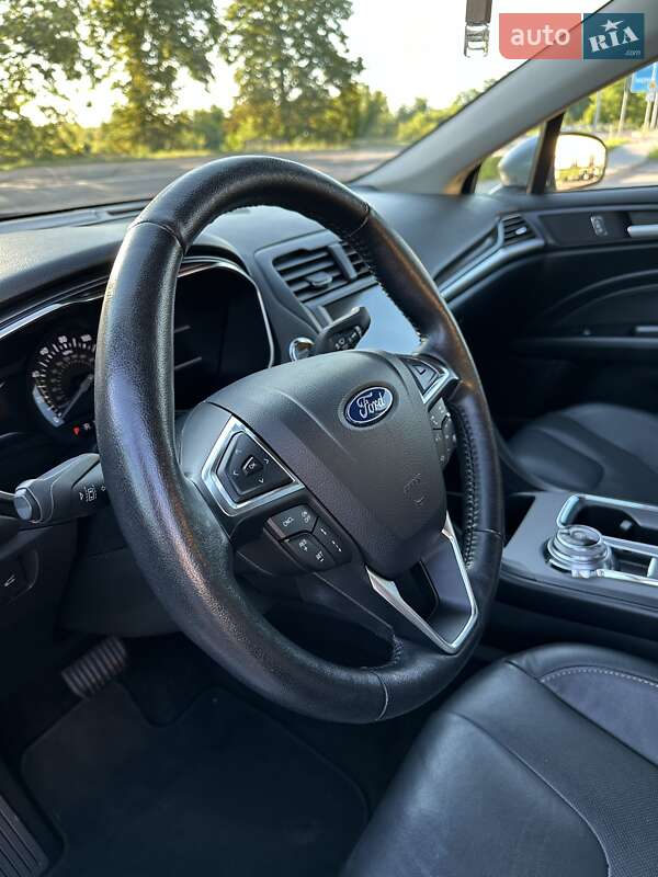 Седан Ford Fusion 2019 в Ровно