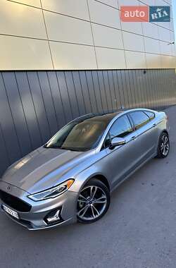 Седан Ford Fusion 2019 в Ровно