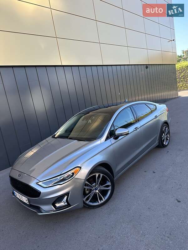 Седан Ford Fusion 2019 в Ровно