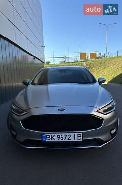 Седан Ford Fusion 2019 в Ровно