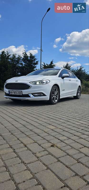 Седан Ford Fusion 2016 в Черноморске