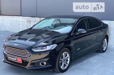 Седан Ford Fusion 2014 в Львові