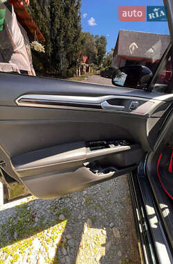 Седан Ford Fusion 2014 в 