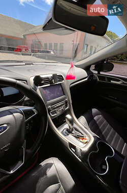 Седан Ford Fusion 2014 в 