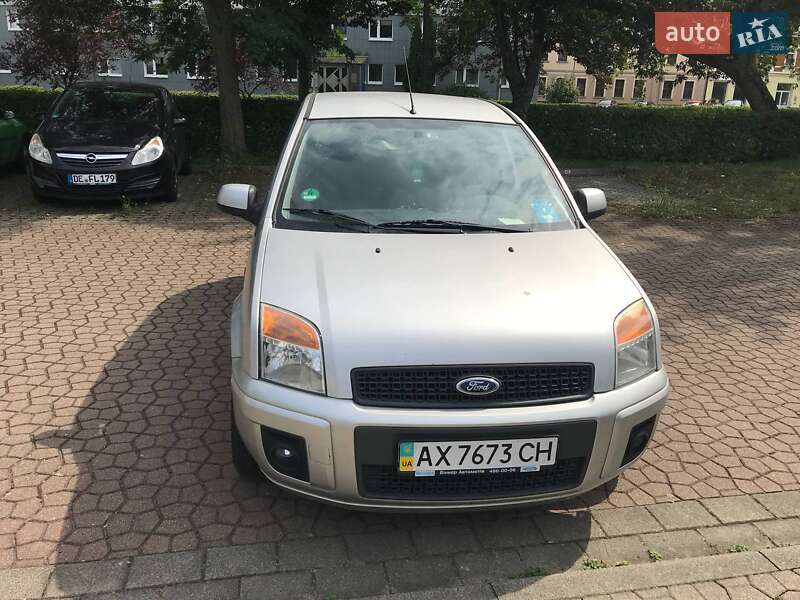 Хетчбек Ford Fusion 2010 в Києві