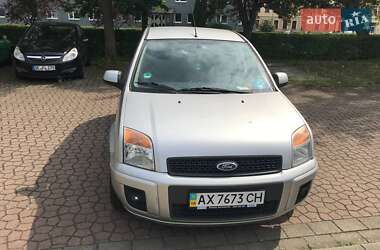 Хэтчбек Ford Fusion 2010 в 