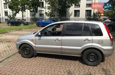 Хэтчбек Ford Fusion 2010 в 