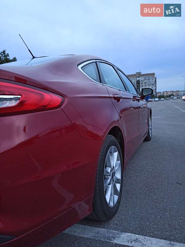 Седан Ford Fusion 2017 в Кропивницком