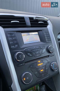 Седан Ford Fusion 2014 в 