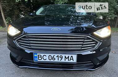 Седан Ford Fusion 2017 в Львові