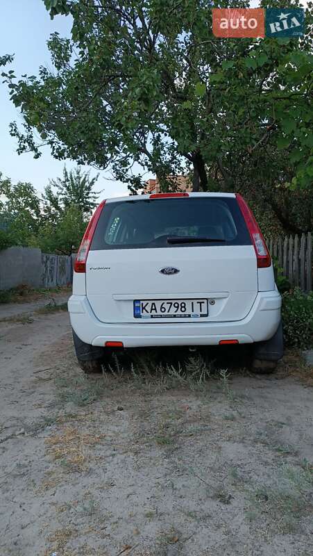 Хэтчбек Ford Fusion 2011 в Новых Санжарах