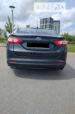 Седан Ford Fusion 2013 в Львове