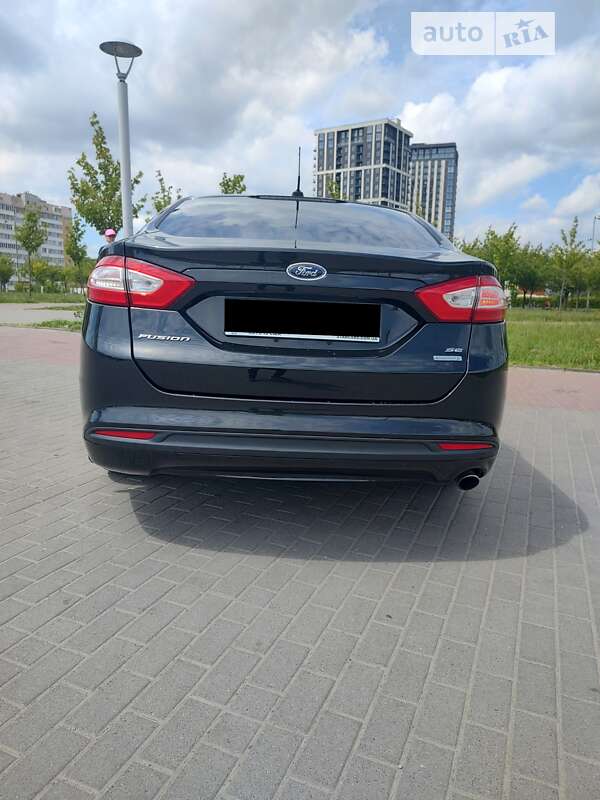 Седан Ford Fusion 2013 в Львові