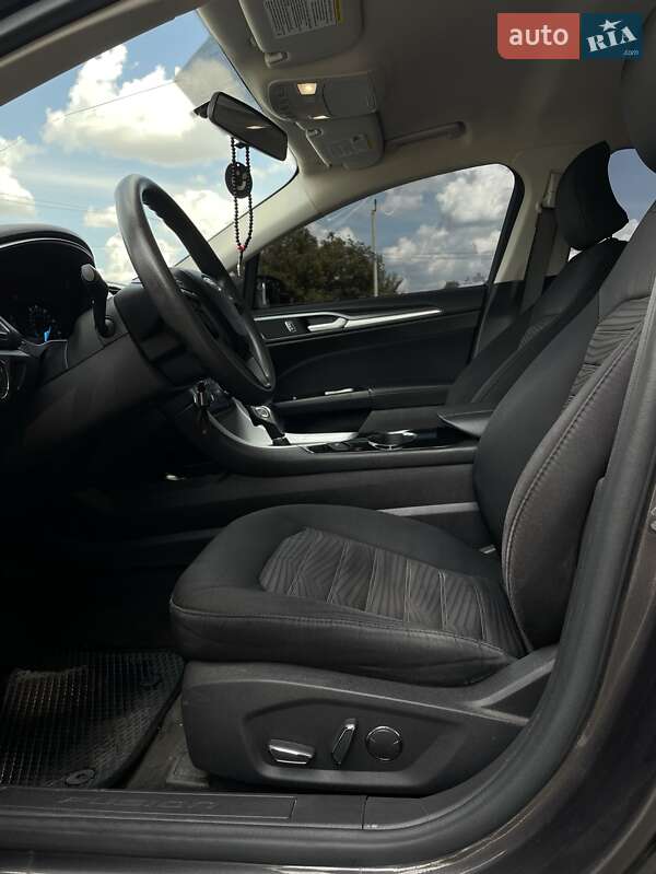 Седан Ford Fusion 2015 в Синельниково