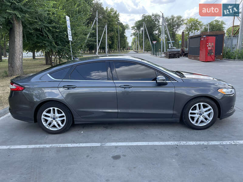 Седан Ford Fusion 2015 в Синельниково