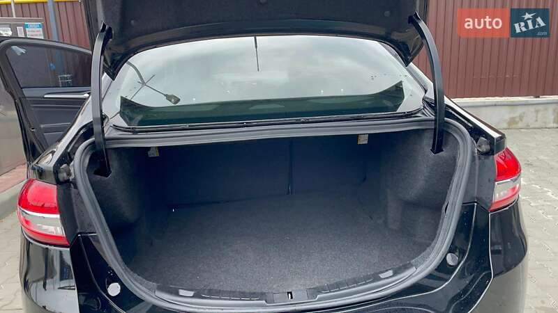 Седан Ford Fusion 2016 в Львове