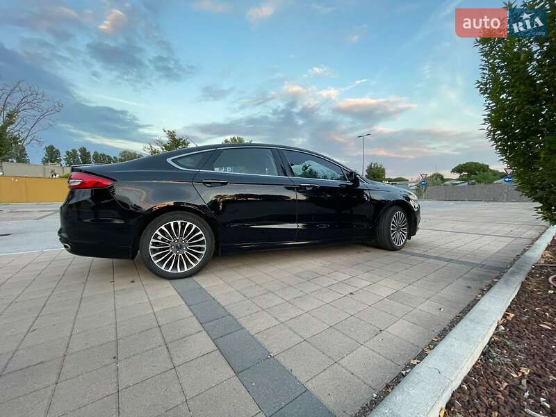 Седан Ford Fusion 2016 в Львове