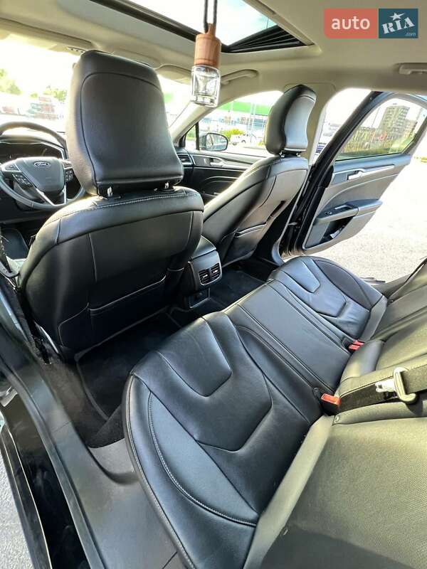 Седан Ford Fusion 2016 в Одесі