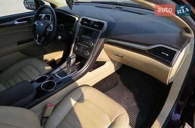 Седан Ford Fusion 2013 в 