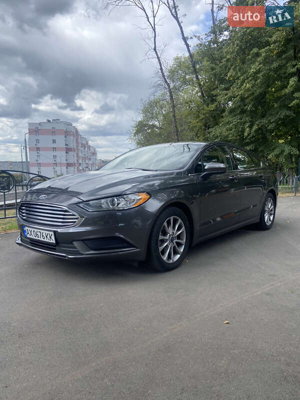 Седан Ford Fusion 2017 в 