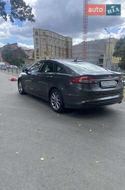 Седан Ford Fusion 2017 в 