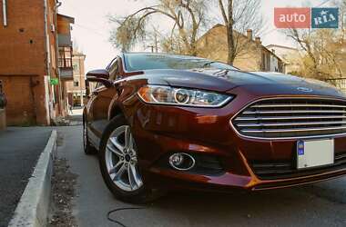 Седан Ford Fusion 2015 в 