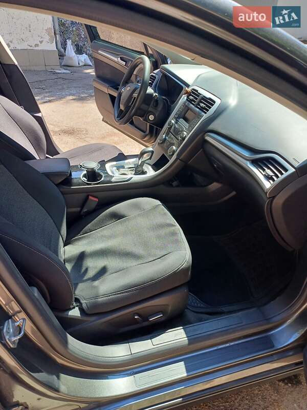 Седан Ford Fusion 2015 в Одесі