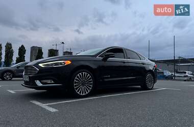 Седан Ford Fusion 2016 в 