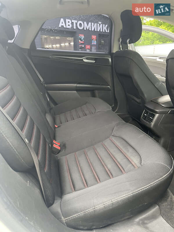 Седан Ford Fusion 2013 в Александрие