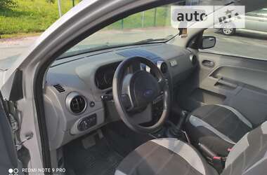 Хэтчбек Ford Fusion 2005 в 