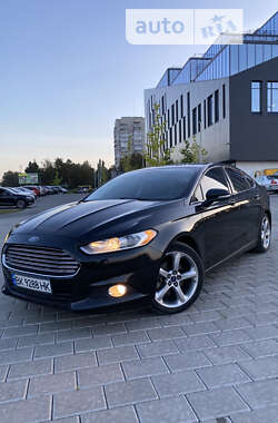 Седан Ford Fusion 2014 в Рівному