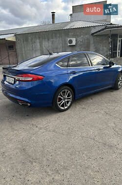 Седан Ford Fusion 2016 в 
