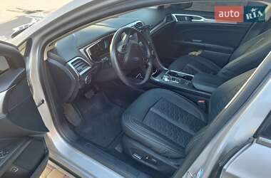 Седан Ford Fusion 2018 в 