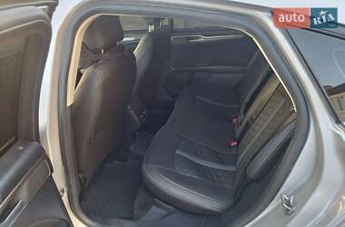 Седан Ford Fusion 2018 в 