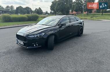 Седан Ford Fusion 2016 в Гощі