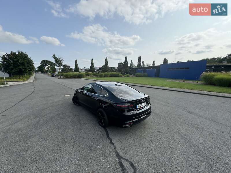 Седан Ford Fusion 2016 в Гоще