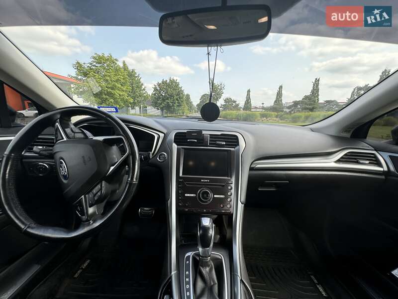 Седан Ford Fusion 2016 в Гоще