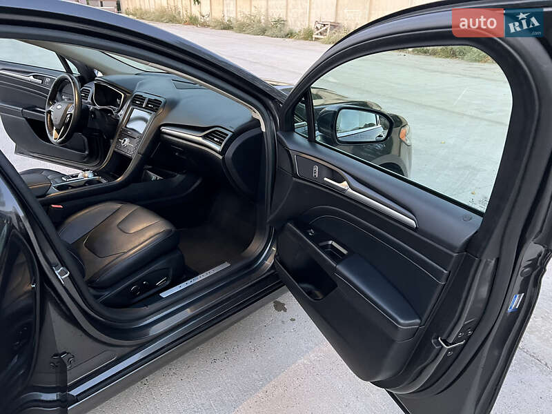 Седан Ford Fusion 2016 в Одесі