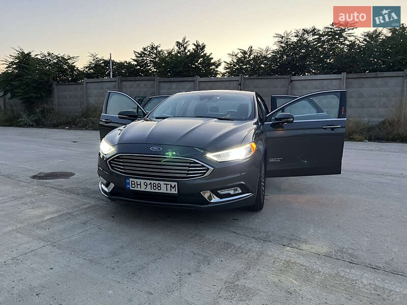 Седан Ford Fusion 2016 в Одесі