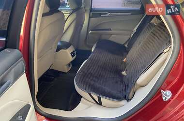 Седан Ford Fusion 2016 в 